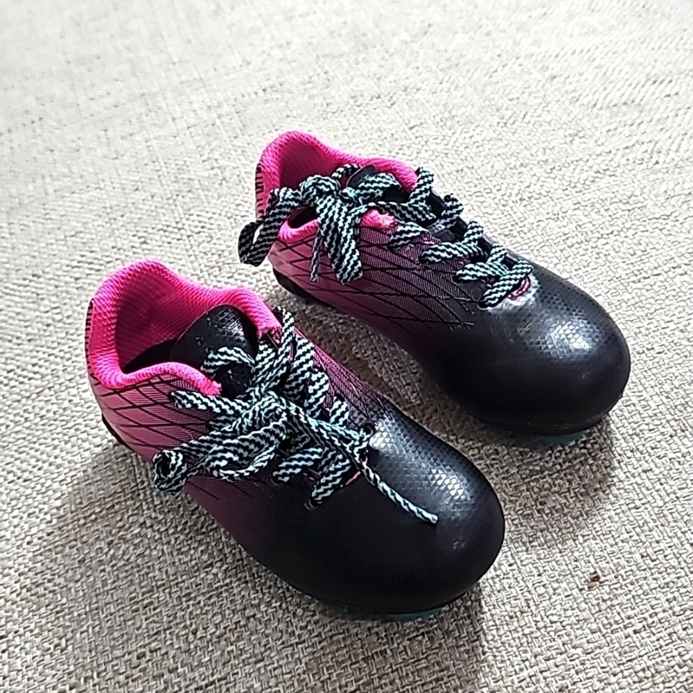 DSG Scoccer Cleats black & pink size 8K